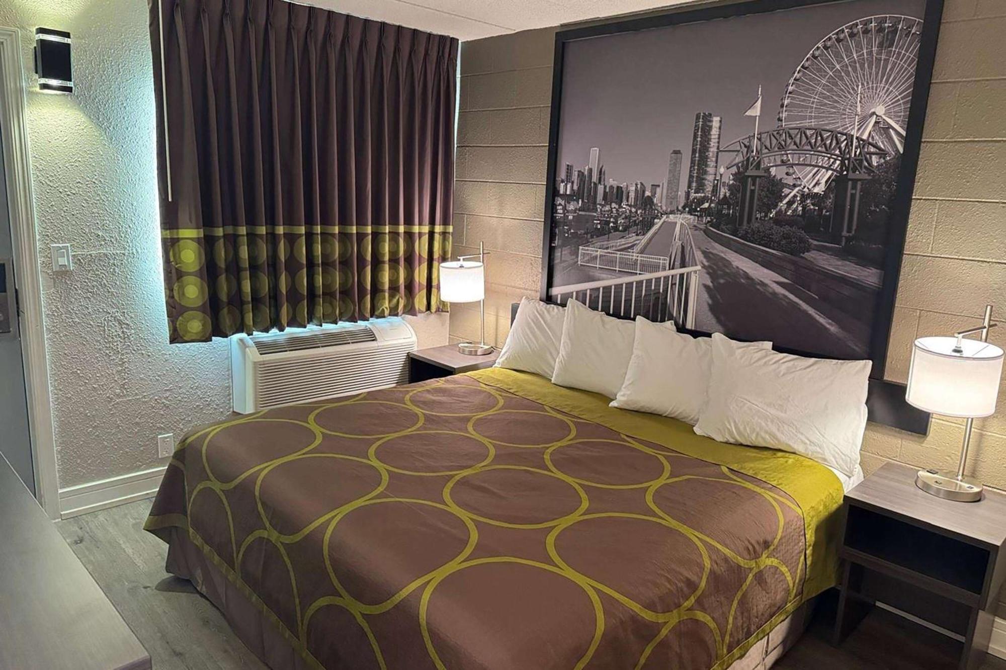 Super 8 By Wyndham Rockford South Hotell Exteriör bild